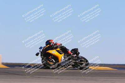 media/Mar-12-2022-SoCal Trackdays (Sat) [[152081554b]]/Turn 9 Side (145pm)/